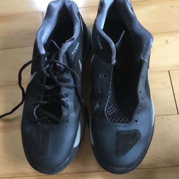 nike flywire volleyball shoes